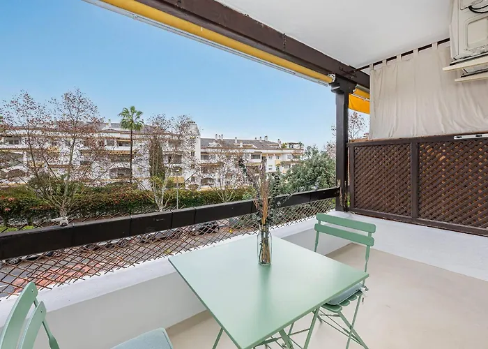 Spacious & Comfy In Golden Mile