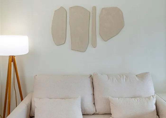 Spacious & Comfy In Golden Mile Apartment