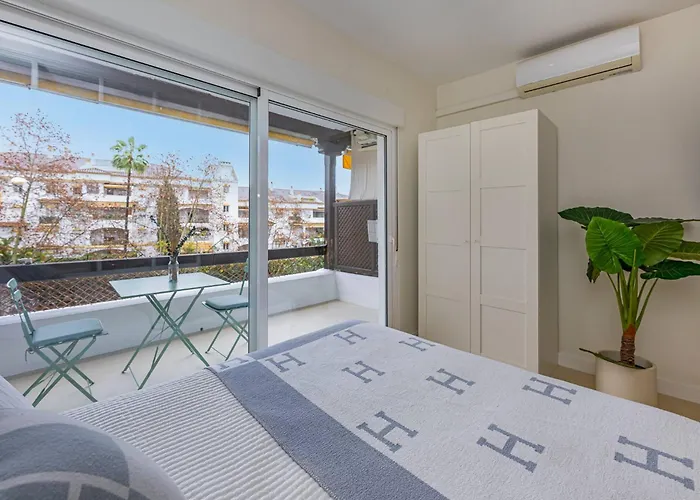 Spacious & Comfy In Golden Mile