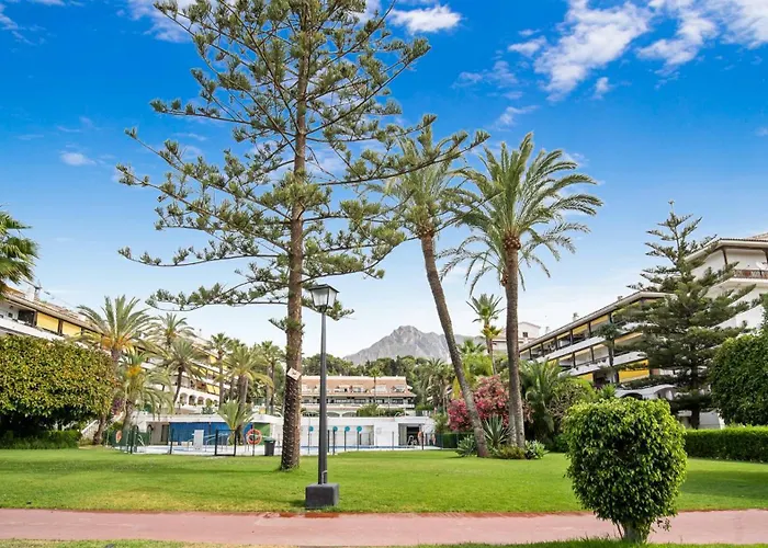 Spacious & Comfy In Golden Mile Apartment Marbella