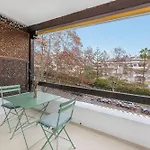 Apartment Spacious & Comfy In Golden Mile *
