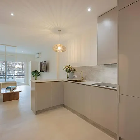 Spacious & Comfy In Golden Mile Marbella