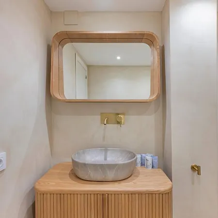 Spacious & Comfy In Golden Mile