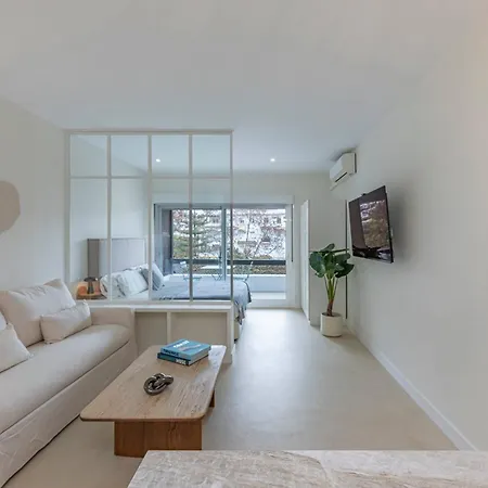 Spacious & Comfy In Golden Mile *