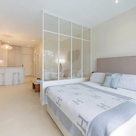 Spacious & Comfy In Golden Mile Apartment Marbella