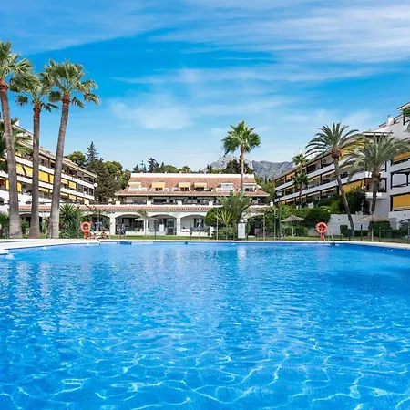 Spacious & Comfy In Golden Mile Apartment Marbella
