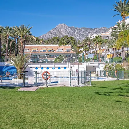 Spacious & Comfy In Golden Mile Marbellac