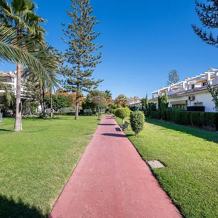 Apartment Spacious & Comfy In Golden Mile