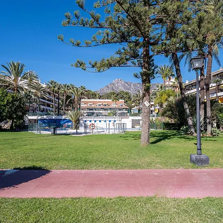Spacious & Comfy In Golden Mile Marbella