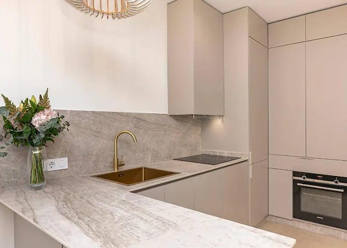 Spacious & Comfy In Golden Mile Apartament