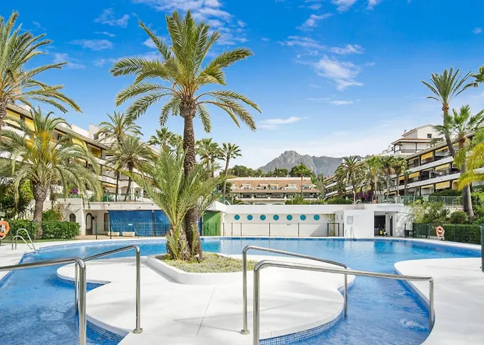 Spacious & Comfy In Golden Mile