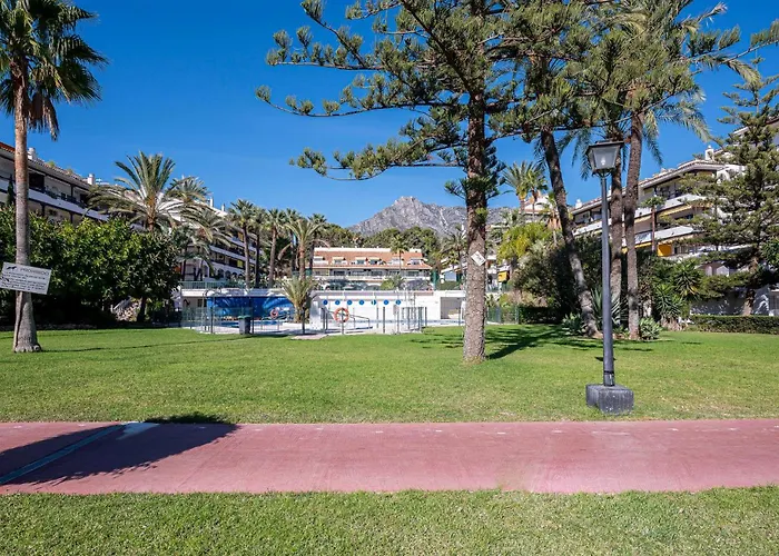 Spacious & Comfy In Golden Mile Marbella