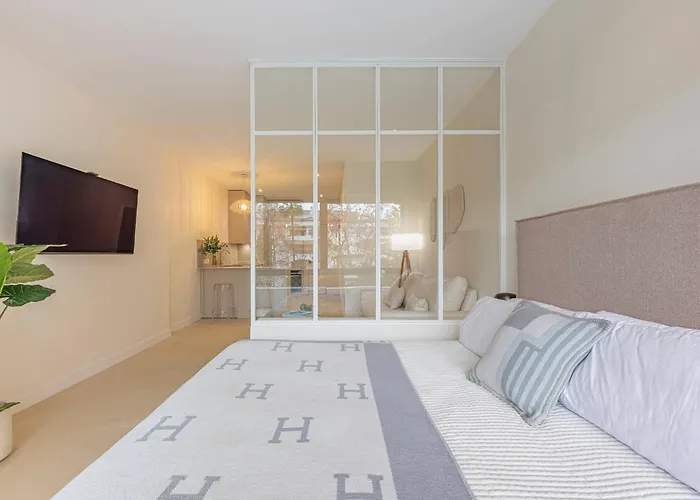 Spacious & Comfy In Golden Mile 아파트 *