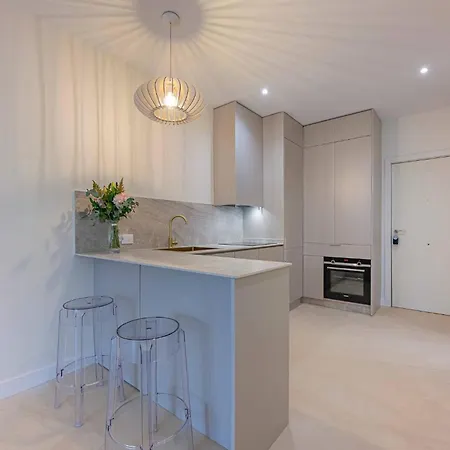 Spacious & Comfy In Golden Mile *