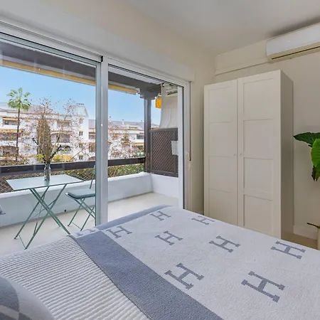 Spacious & Comfy In Golden Mile