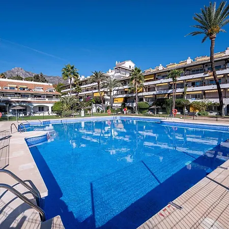 Spacious & Comfy In Golden Mile Marbella
